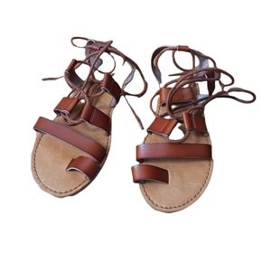 Universal tread sandal for summer